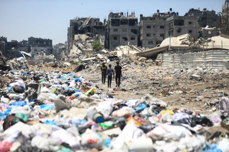 ناقوس خطر بيئي .. الاحتلال يوظّف القوارض والأوبئة سلاحاً ممنهجاً ضد المدنيين في قطاع غزة