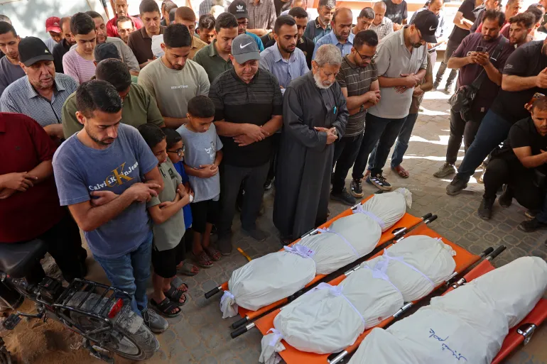 الإبادة الجماعية مستمرة .. قتيل فلسطيني كل 6 ساعات في غزة جراء هجمات إسرائيل